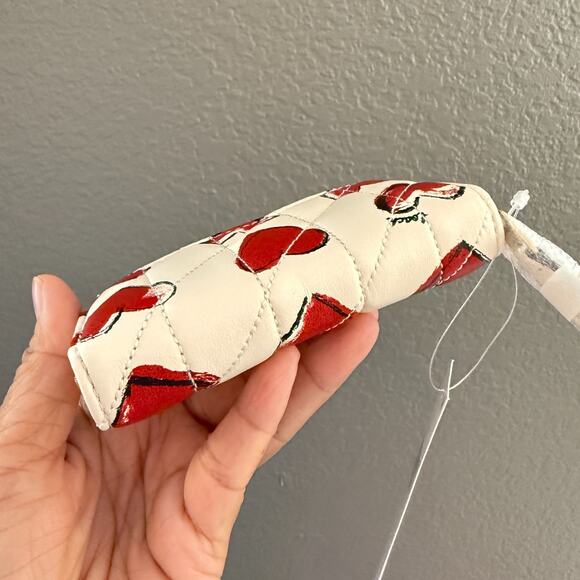 Coach CBR71 Essential Small Zip Around Card Case With Quilting And Heart Print - Picture 4 of 12